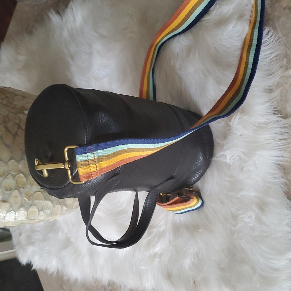 Madewell Black Crossbody Bag with Textured Leather and Detachable Rainbow Strap - Picture 9 of 12